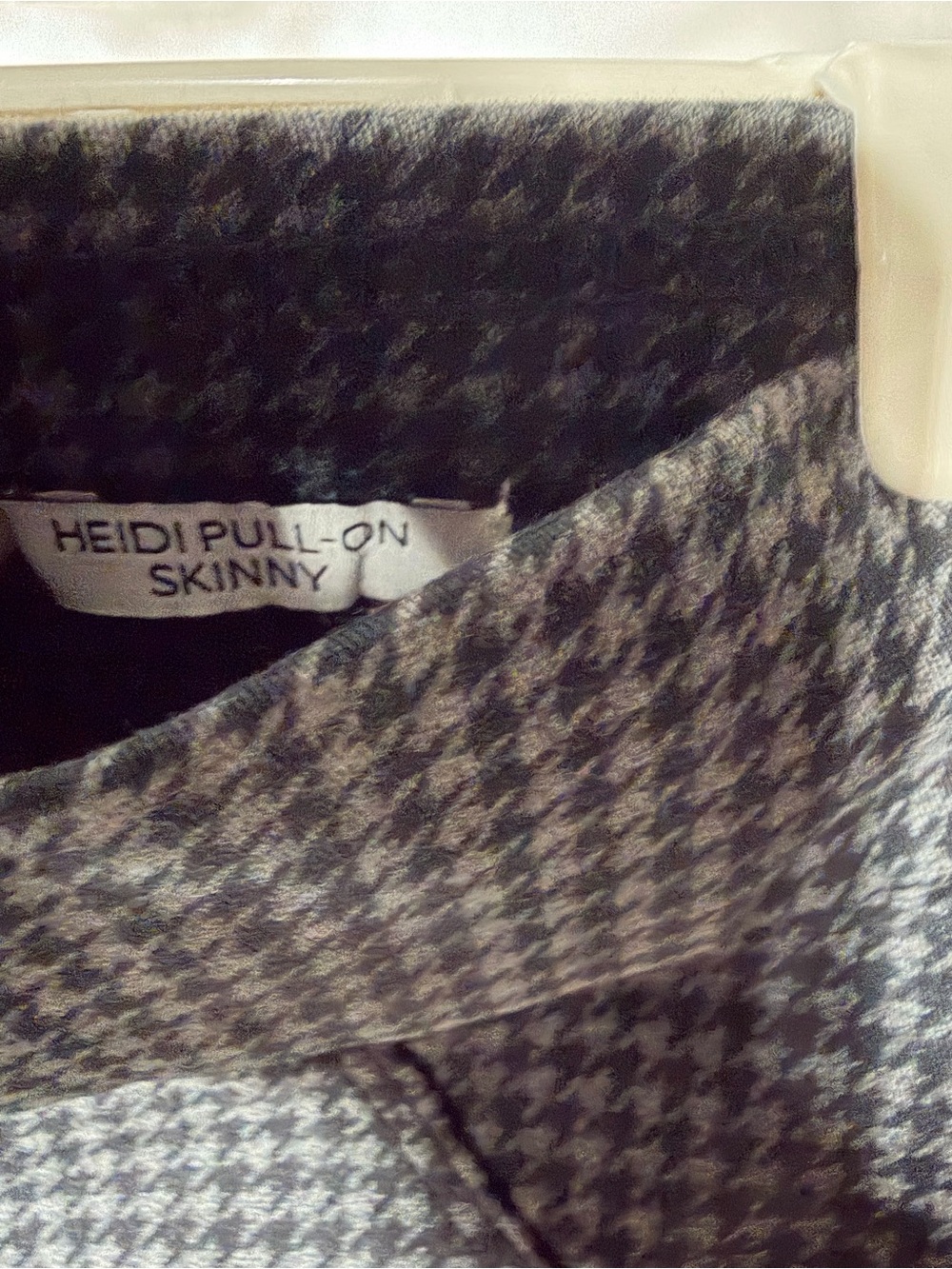 Nine West Black & Gray Houndstooth Slim Pull-On Trousers Skinny Career Pants - Picture 4 of 5